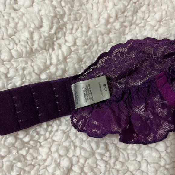 Victoria’s Secret garter belt - Picture 2 of 5